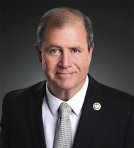 Riser proving leadership abilities in House
